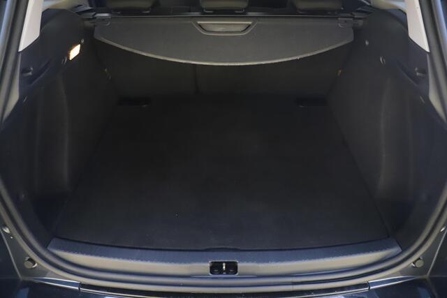 Renault CLIO Estate 0.9 TCe Limited Navigatie Clima Cruise Bluetooth Parkeersensor 16 inch LMV Getint Glas