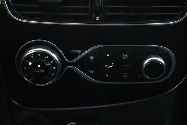 Renault CLIO Estate 0.9 TCe Limited Navigatie Clima Cruise Bluetooth Parkeersensor 16 inch LMV Getint Glas