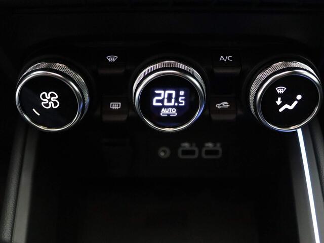 Renault CLIO STAM Limité 75 TCe 90pk #19 van 75 Camera | Leder | 9,3" Navi | Stoel-/stuurverwarming | 17" Velgen