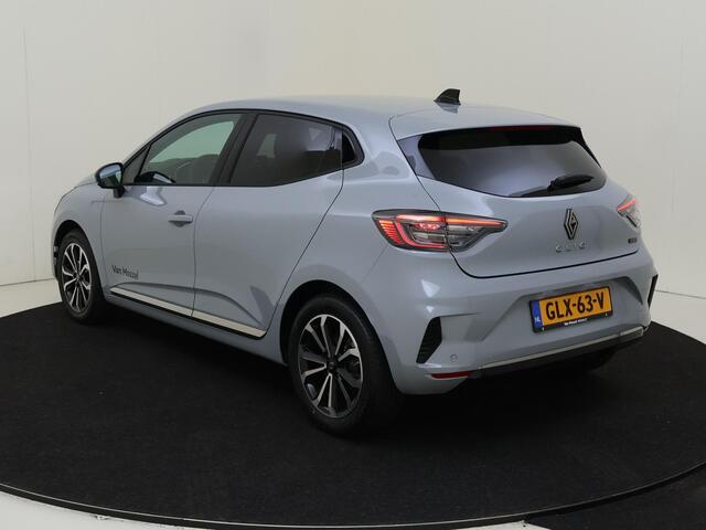 Renault CLIO 1.6 E-Tech Full Hybrid 145 PK Techno Navigatie | Climate Control | Cruise Control | Parkeersensoren Voor en Achter | 360 graden Camera | Apple Carplay & Android Auto