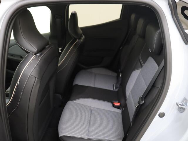 Renault CLIO 1.6 E-Tech Full Hybrid 145 PK Techno Navigatie | Climate Control | Cruise Control | Parkeersensoren Voor en Achter | 360 graden Camera | Apple Carplay & Android Auto