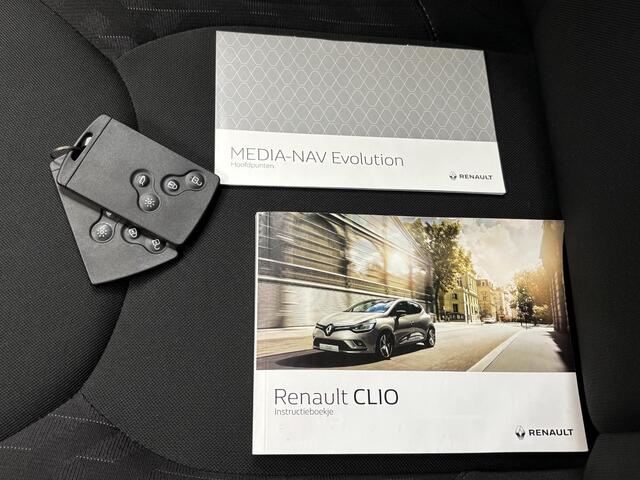 Renault CLIO Estate 0.9 TCe Limited / All Seasonbanden / Dealer Onderhouden / Apple Carplay / Android Auto / Parkeersensoren Achter / Lichtmetalen Velgen 16" /