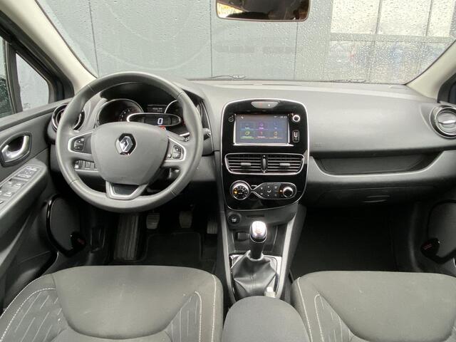 Renault CLIO 0.9 TCe Intens | Navigatie | Parkeersensoren | Climate Control | Stoelverwarming | Lichtmetalen velgen | Dakrails