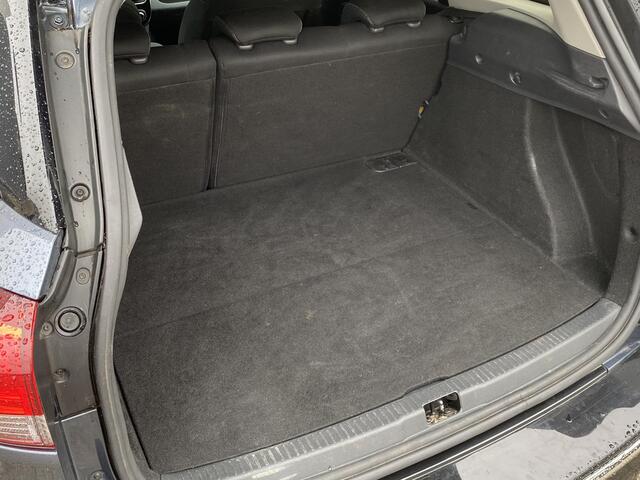 Renault CLIO 0.9 TCe Intens | Navigatie | Parkeersensoren | Climate Control | Stoelverwarming | Lichtmetalen velgen | Dakrails