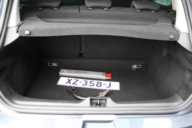 Renault CLIO 0.9 TCe Limited NAVIGATIE - TREKHAAK