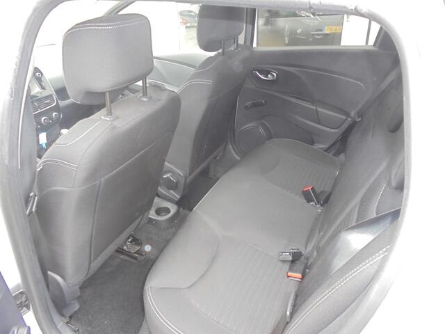 Renault CLIO 1.2 Limited Trekhaak, Achteruitrij hulp, Airconditioning, Boordcomputer, Audiosysteem, Elektrische ramen, Navigatie