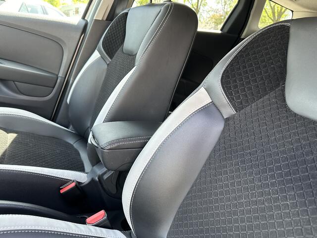 Renault CLIO Estate 1.2 TCe Bose Automaat/Led/Navigatie/Cruise/Trekhaak/Camera/R-Link