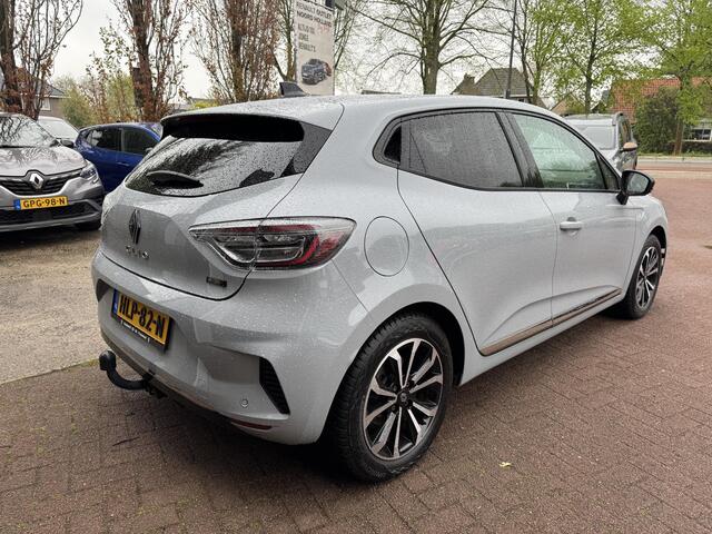 Renault CLIO 1.6 E-Tech Full Hybrid 145 techno