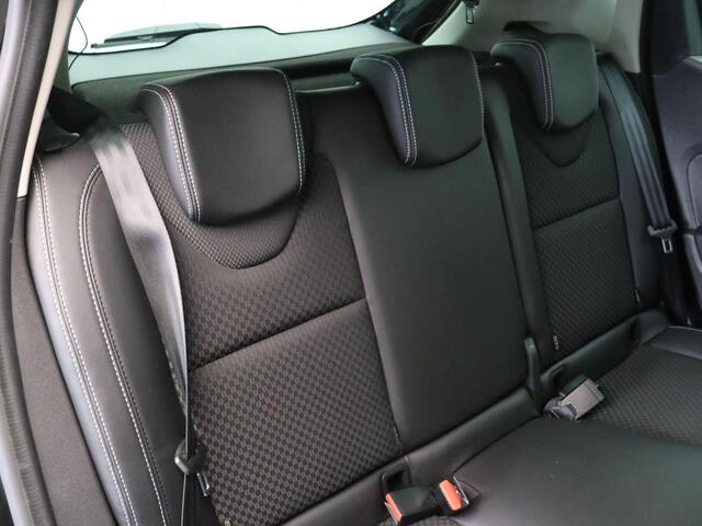 Renault CLIO 90pk TCe Intens | Parkeersensoren achter | Navigatie | Climate control | Cruise control |
