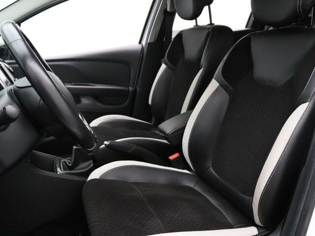 Renault CLIO Estate TCe 90pk Bose BOSE | Camera | Cruise | Parksens. v+a | Stoelverw. | Trekhaak