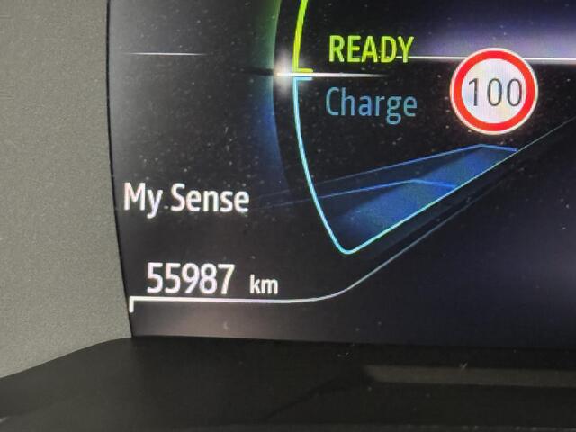 Renault CLIO 1.6 E-Tech Hybrid 140 Intens | Afneembare Trekhaak | Apple CarPlay / Android Auto | Parkeersensoren | Lichtmetalen Velgen 17"