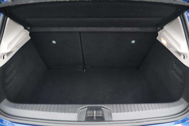 Renault CLIO 1.0 TCe Zen Bleu Iron Metallic LED Navigatie Carplay Android Parkeersensor Rijstrooksensor Cruise Control