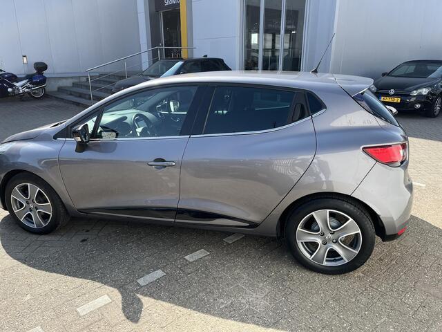Renault CLIO 0.9 TCe ECO Night&Day / AIRCO / PARKEERSENSOREN / NAVIGATIE / TREKHAAK AFNEEMBAAR
