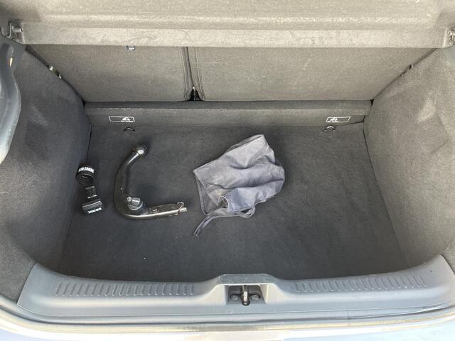 Renault CLIO 0.9 TCe ECO Night&Day / AIRCO / PARKEERSENSOREN / NAVIGATIE / TREKHAAK AFNEEMBAAR