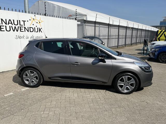 Renault CLIO 0.9 TCe ECO Night&Day / AIRCO / PARKEERSENSOREN / NAVIGATIE / TREKHAAK AFNEEMBAAR