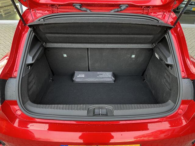 Renault CLIO 1.6 E-Tech Full Hybrid 145 Techno | 4 seizoenen banden | Climate control |