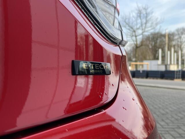 Renault CLIO 1.6 E-Tech Full Hybrid 145 Techno | 4 seizoenen banden | Climate control |