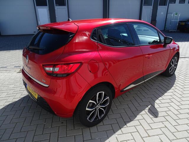 Renault CLIO 0.9 TCe Limited Navigatie, Airco, CruiseControl, Elec ramen, 5drs, LM-velgen, Bedienbaar stuur