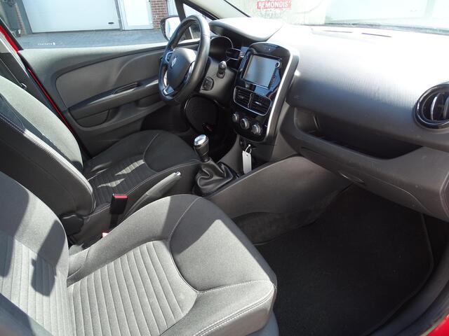 Renault CLIO 0.9 TCe Limited Navigatie, Airco, CruiseControl, Elec ramen, 5drs, LM-velgen, Bedienbaar stuur
