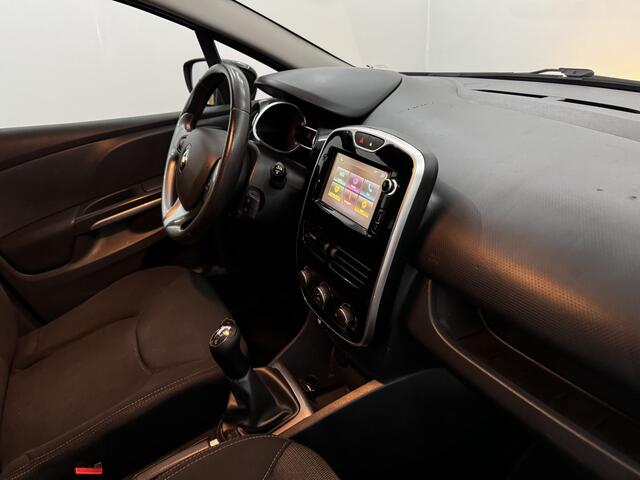 Renault CLIO Estate 0.9 TCe Night&Day Navi, Parkeer sensoren, Cruise control, A start stop, Keyless start