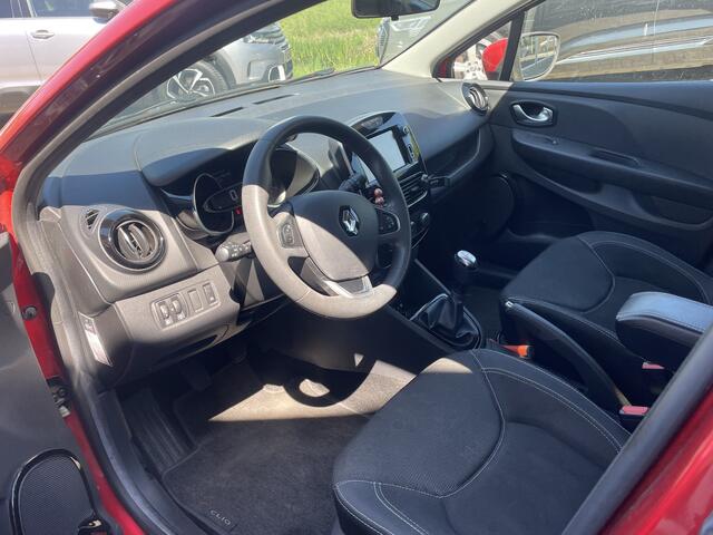 Renault CLIO Estate 0.9 TCe Zen 50% deal 3.475,- ACTIE Navi / Airco / Cruise / Telefoon