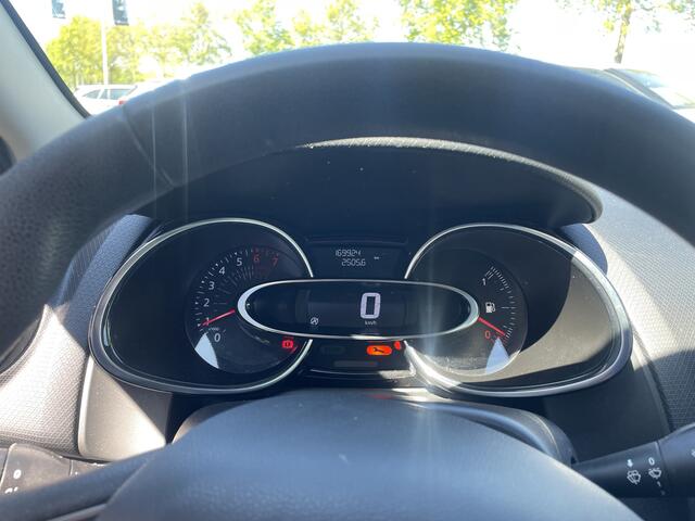 Renault CLIO Estate 0.9 TCe Zen 50% deal 3.475,- ACTIE Navi / Airco / Cruise / Telefoon