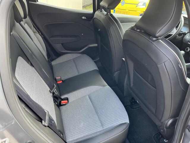 Renault CLIO 1.6 E-Tech Full Hybrid 145 techno / AUTOMAAT / CAMERA 360 / PARKEERSENSOREN /