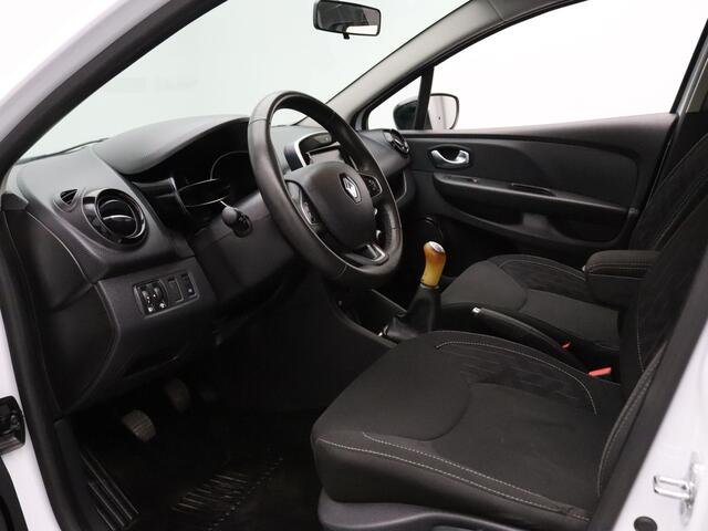 Renault CLIO Estate 90pk TCe Limited Airco | Cruise | Carplay | Navi | Parkeersens. achter | Trekhaak