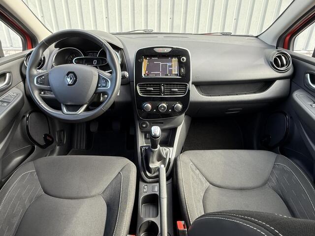 Renault CLIO Estate 0.9 TCe Limited / Navigatie / Stoelverwarming / Android Auto/Apple CarPlay / Achteruitrijcamera / Airconditioning / Cruise Control / Zwarte 17 Inch Lichtmetalen Velgen / 1.200 KG Trekgewicht /