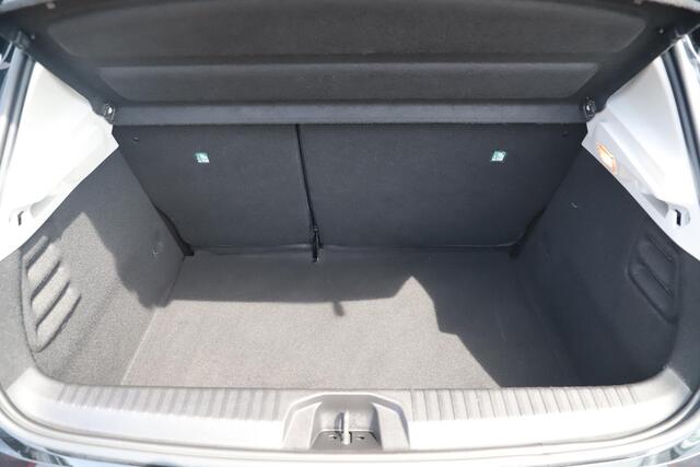 Renault CLIO 1.0 TCe Zen Navigatie Carplay Android Airco Cruise Control LED Rijstrooksensor Getint Glas