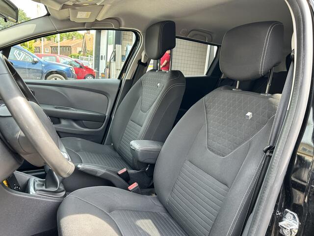 Renault CLIO Estate 0.9 TCe Limited | Cruise control | Lichtmetalen velgen | Parkeersensoren | Bluetooth |
