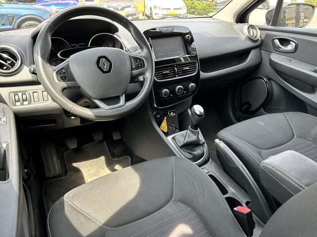 Renault CLIO Estate 0.9 TCe Limited | Cruise control | Lichtmetalen velgen | Parkeersensoren | Bluetooth |