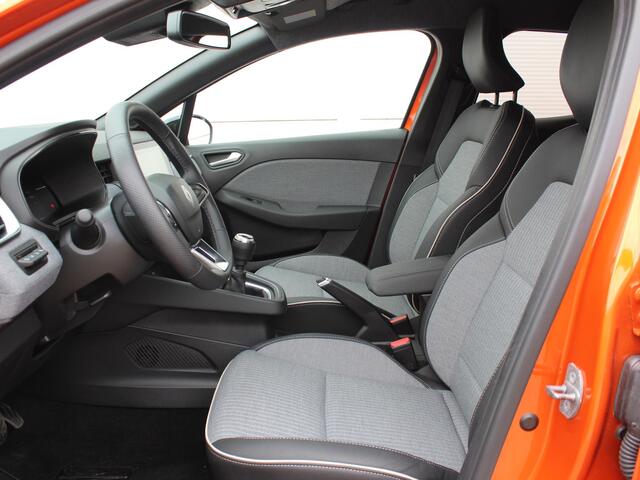 Renault CLIO 1.0 TCe 90 GPF techno / Navigatie + Draadloos Apple Carplay & Android Auto / Climate Control / Stuur- en Stoelverwarming / Achteruitrijcamera /