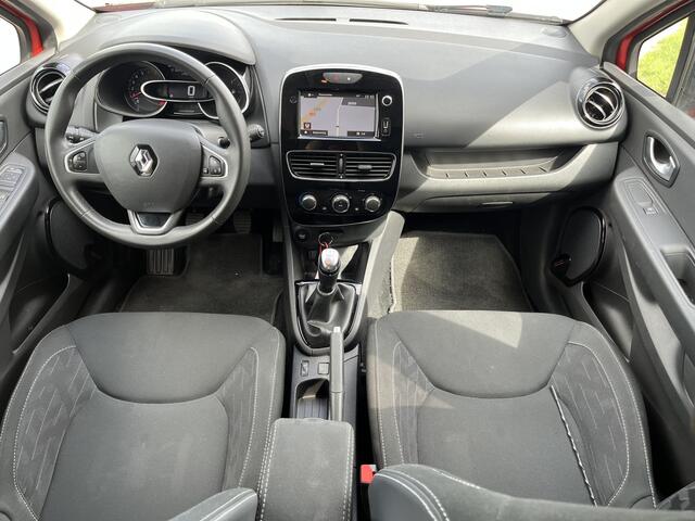 Renault CLIO Estate 0.9 TCe Limited / Dealer onderhouden / Trekhaak / Airco / Apple Carplay - Android Auto / Keyles / PDC.Achter / LMV /