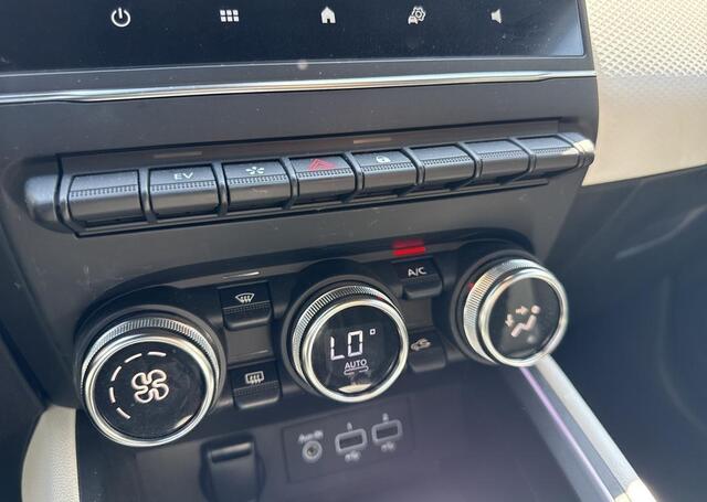 Renault CLIO 1.6 E-Tech Hybrid 140 Intens