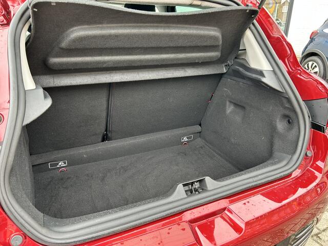 Renault CLIO 0.9 TCe Limited | Bluetooth | Parkeersensoren | Lichtmetalen velgen | DAB radio | Navigatie