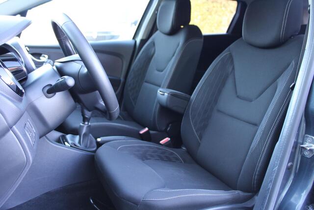 Renault CLIO Estate 0.9 TCe Limited | NAVIGATIE | PARKEERSENSOREN | AIRCONDITIONING | CRUISE CONTROL | APPLE CARPLAY