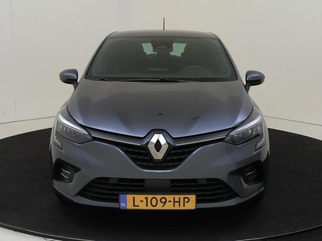 Renault CLIO 1.6 E-Tech Hybrid 140 PK Intens Navigatie | Groot Scherm | Parkeersensoren V+A | Camera | Apple Carplay & Android Auto