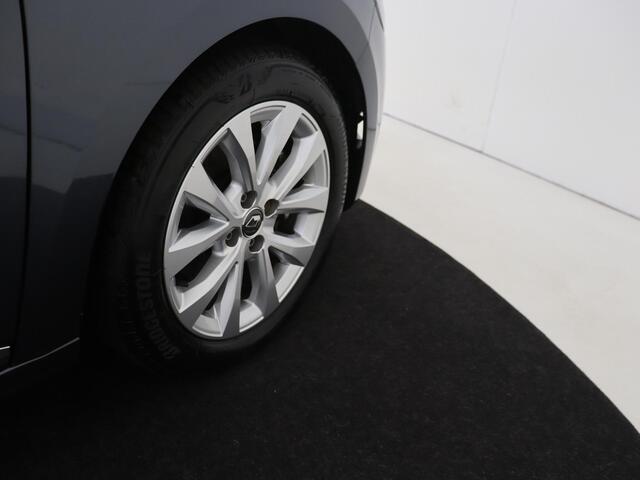 Renault CLIO 1.6 E-Tech Hybrid 140 PK Intens Navigatie | Groot Scherm | Parkeersensoren V+A | Camera | Apple Carplay & Android Auto