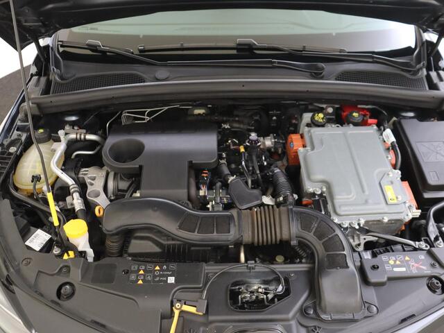 Renault CLIO 1.6 E-Tech Hybrid 140 PK Intens Navigatie | Groot Scherm | Parkeersensoren V+A | Camera | Apple Carplay & Android Auto