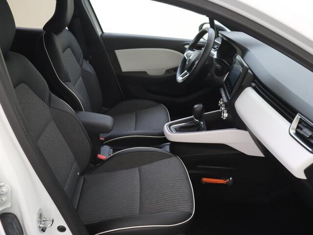 Renault CLIO 1.6 E-Tech Hybrid 145 Techno | Navigatie | Parkeersensoren en Camera | LM velgen | Trekhaak |