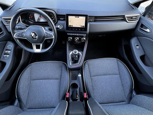 Renault CLIO 1.0 TCe Intens 100pk / Dealer onderhouden / Weinig km / Navigatie / Apple Carplay Android / Climate control / 16" LM wielen /