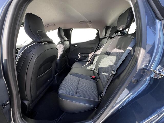 Renault CLIO 1.0 TCe Intens 100pk / Dealer onderhouden / Weinig km / Navigatie / Apple Carplay Android / Climate control / 16" LM wielen /