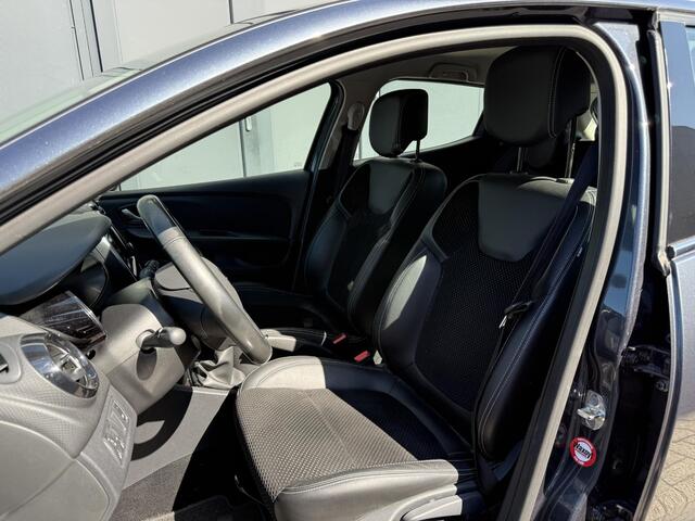 Renault CLIO 0.9 TCe Intens / Achteruitrijcamera / Navigatie / Cruise Control / Airco / Bluetooth / DAB / Multifunctioneel Stuurwiel / LM velgen