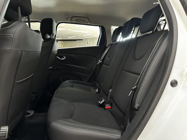 Renault CLIO Estate 1.5 dCi Zen/ D-Riem verv: 123.000 KM!/ Trekhaak/ DAB+/ Apple + Android/ Navi/ Airco/ Cruise/ Elek. pakket/ Isofix/ Bluetooth/ Multi. Stuur/ Dakrails.