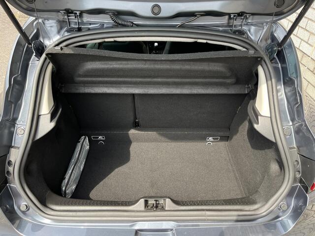 Renault CLIO 0.9 TCe Limited | Volledig Dealer onderhouden | Parkeersensoren achter | Navigatie | Airco | All-Season banden |
