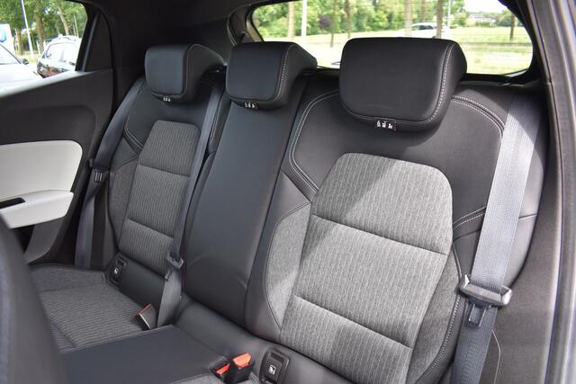 Renault CLIO 1.0 TCe Intens / Keyless / Parkeerhulp / Camera / Bluetooth / BOSE stereo / Start- stop