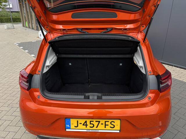 Renault CLIO TCe Zen | 1E EIGENAAR | AIRCO | APPLE CARPLAY EN ANDROID AUTO | ELEK. RAMEN VOOR | DEALER ONDERHOUDEN | DAB ONTVANGER | LED VERLICHTING VOOR EN ACHTER |