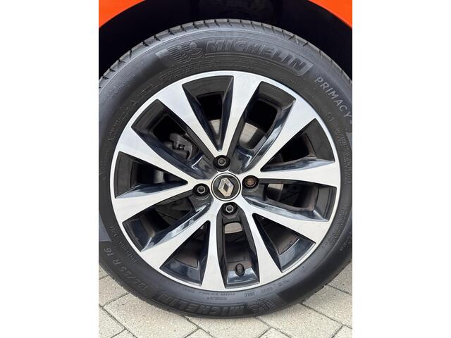Renault CLIO TCe Zen | 1E EIGENAAR | AIRCO | APPLE CARPLAY EN ANDROID AUTO | ELEK. RAMEN VOOR | DEALER ONDERHOUDEN | DAB ONTVANGER | LED VERLICHTING VOOR EN ACHTER |