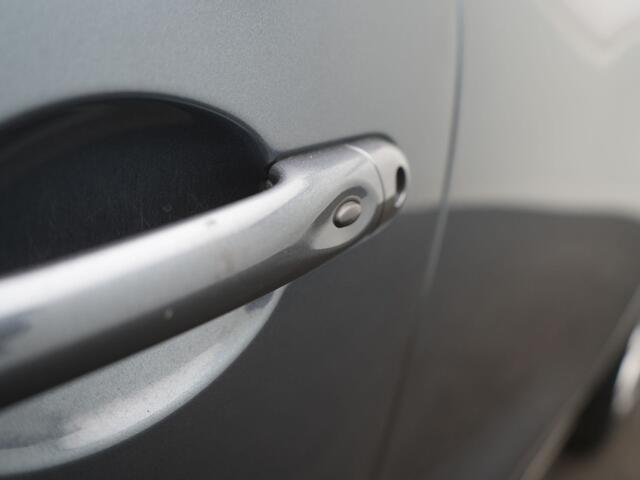 Renault CLIO Estate TCe 90 Limited - RIJKLAARPRIJS - All Seasonbanden - DAB - Cruise Control